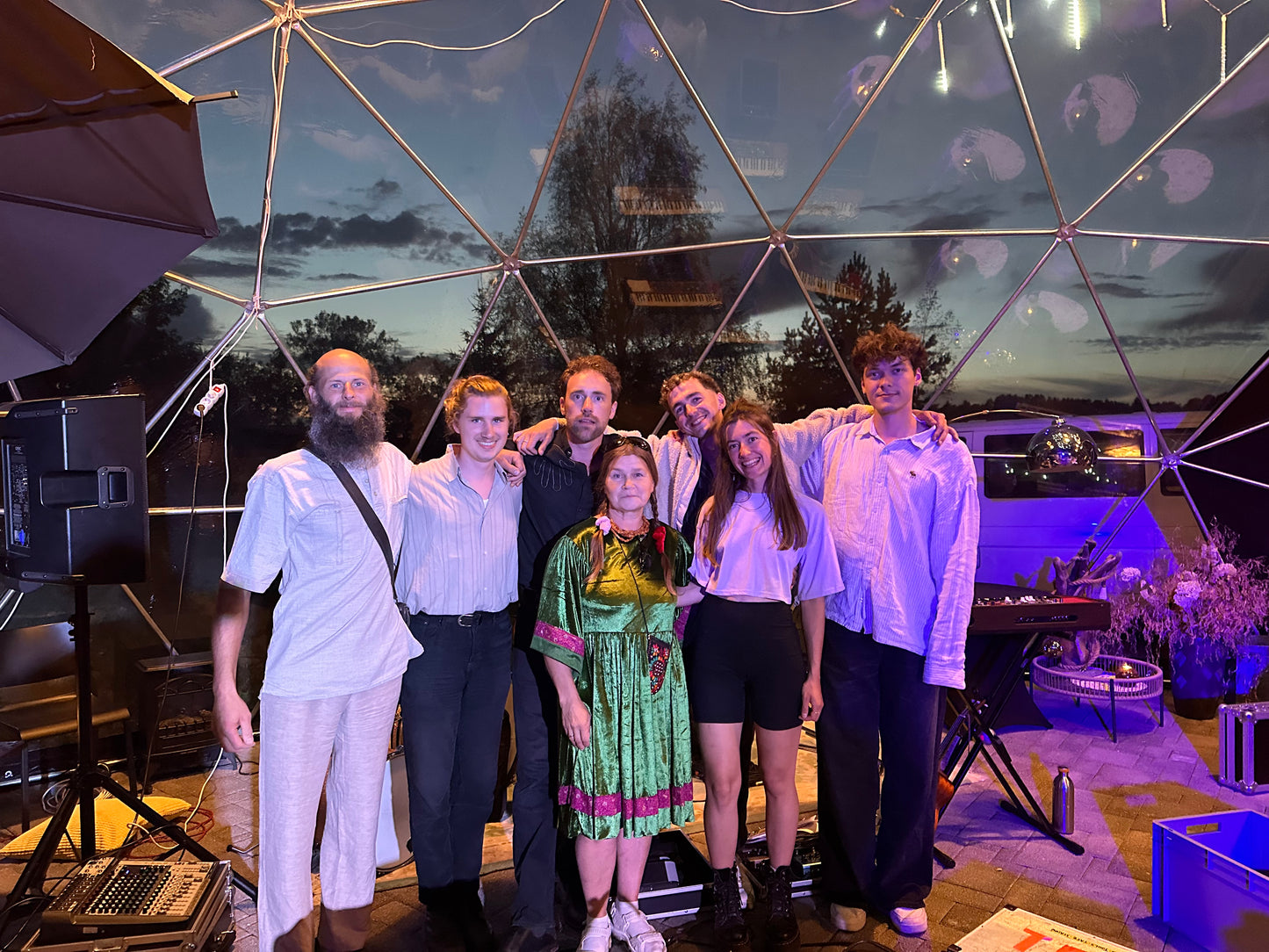 2.08.2025 20:00 | Austrālijas gada laureāti, folkrok grupa Kaurna Cronin vadībā