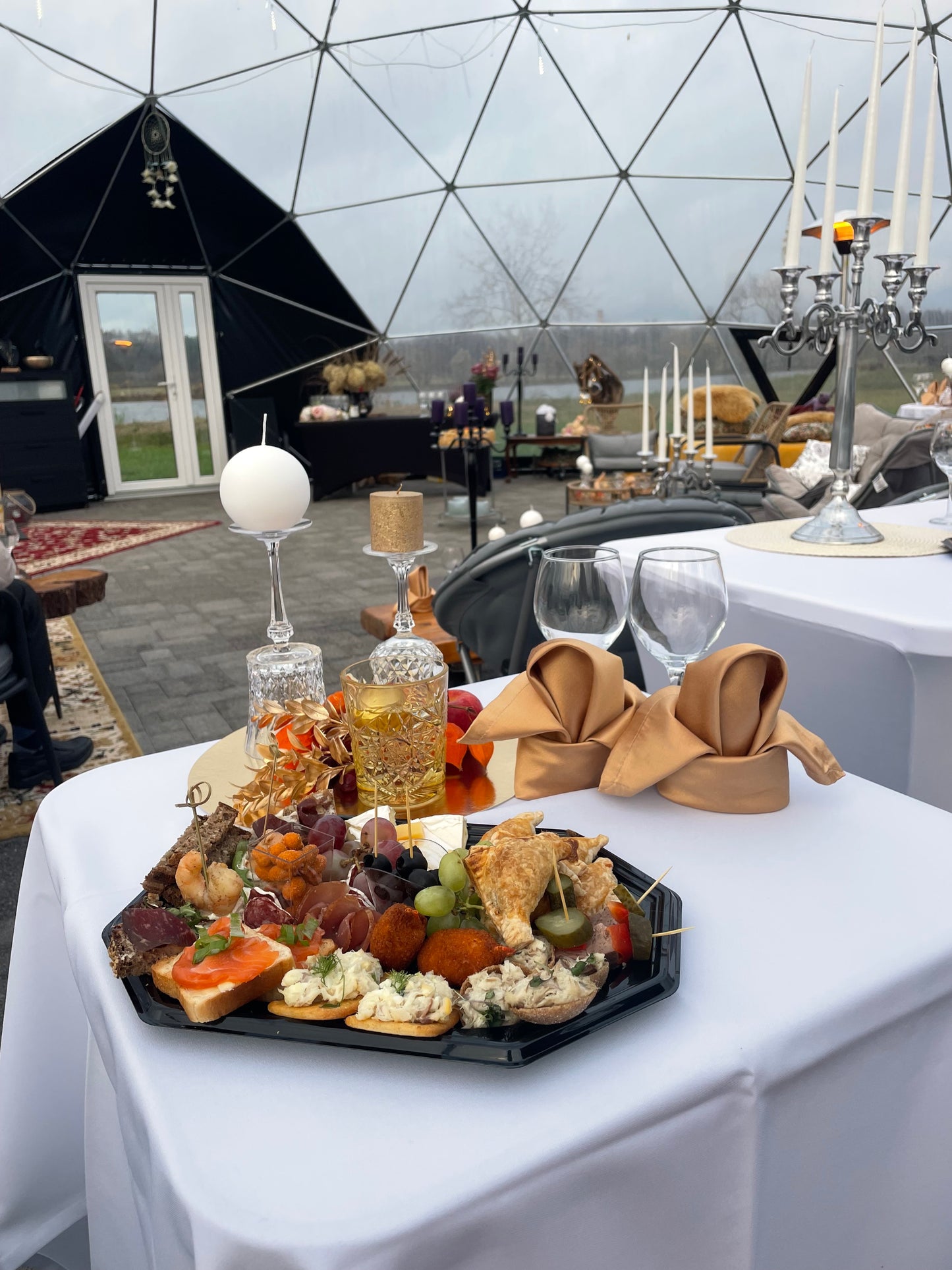 30.09. 19:30 Vintage Party with Laimi Rācenāju and Ginta Žilinski: Happy Jazz