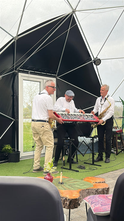 Season opening May 3 19:00 Raivo Stašans concert at the tables