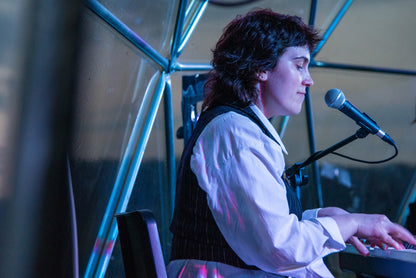 25.04 19:00 Meitenes džeza pasaulē | Vokāls un saksofons, klavieres, kontrabass