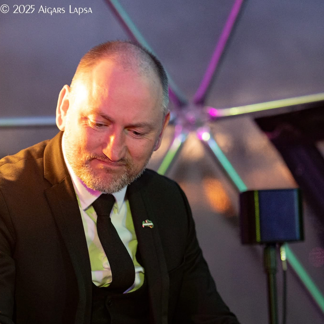 19.04 16:00 Zintis Žvarts “Nenotikušais koncerts” | Raimonda Paula jauno melodiju albūma pirmatskaņojums