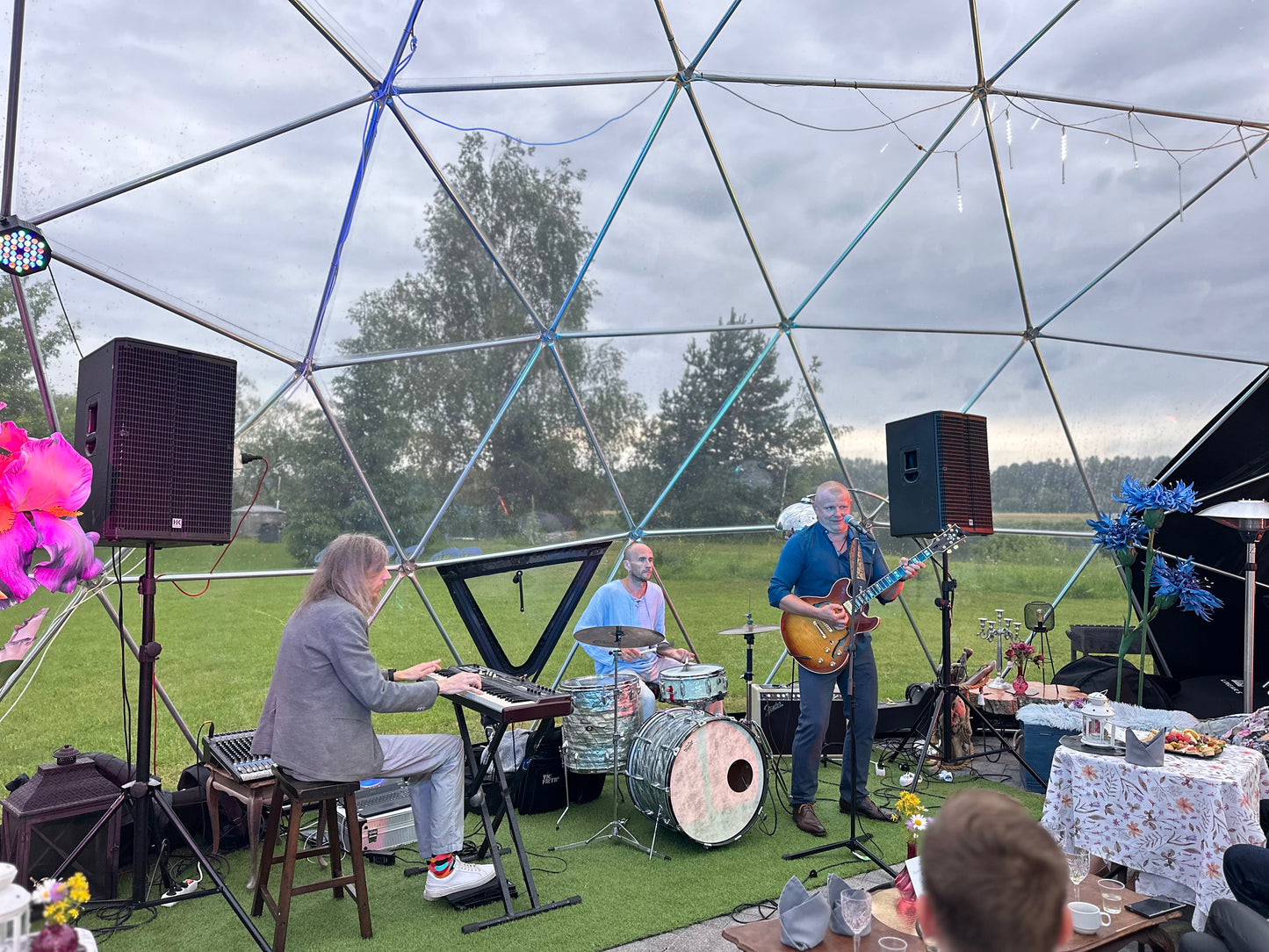 06.06. 21:00 LBB Organ Trio Jānis Bukovskis – ģitāra, vokāls | Artis Ločmelis – Hammond ērģeles, saksofons | Rolands Saulietis – bungas