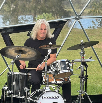 19.04 16:00 Zintis Žvarts “Nenotikušais koncerts” | Raimonda Paula jauno melodiju albūma pirmatskaņojums